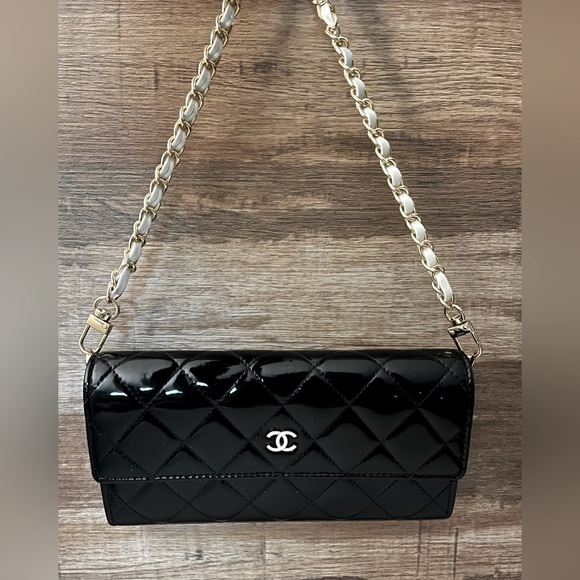 Chanel Authentic Quilted Large Patent Leather Flap Wallet EC - Picture 1 of 13